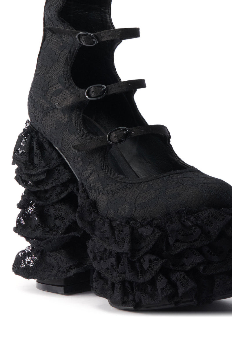 AZALEA WANG SPREENE FRILL LACE PUMP IN BLACK