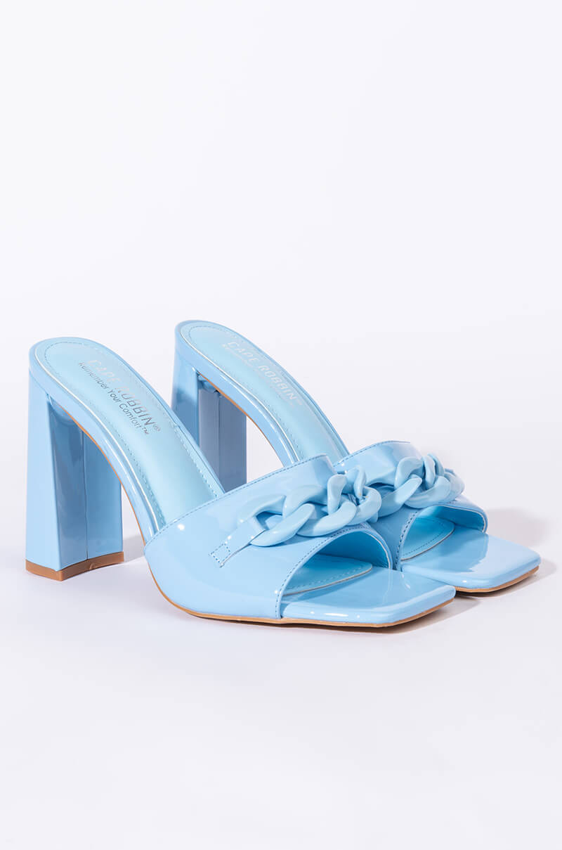 LIKE IT LIKE THAT CHUNKY SANDAL